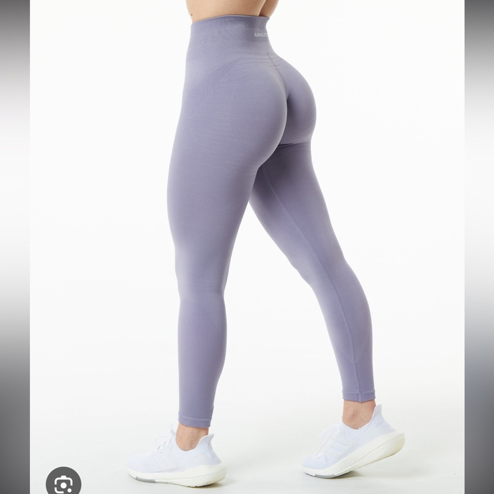 Alphalete Ozone Lavender Leggings in Small